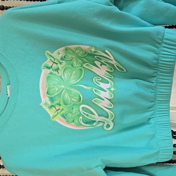 Cropped "Lucky" Sweatshirt - Picture 2 of 6